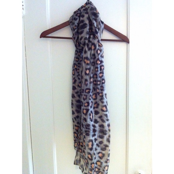 Leopard print scarf
