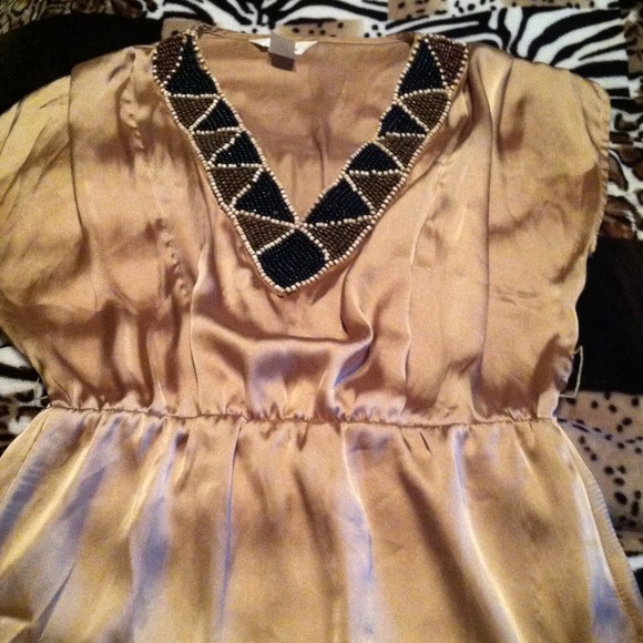 Top - Picture 2 of 2