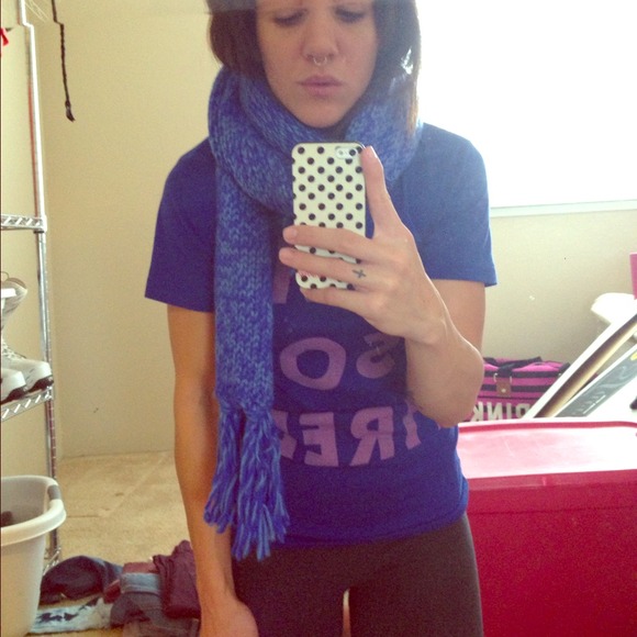 F21 wintery SCARF  in shades of blue