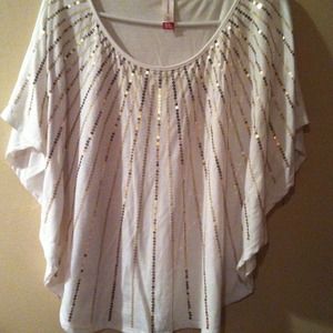 Reduced!) Cute shirt Reserved 4 ;) .Beccabell11.