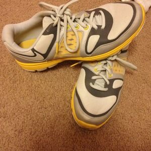 Basically NEW!!! NIKE livestrong