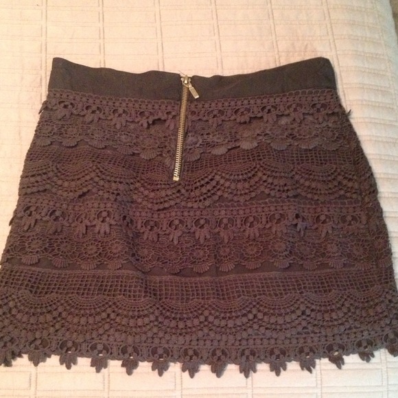 SOLD Forever21 Black MiniSkirt - Picture 2 of 4