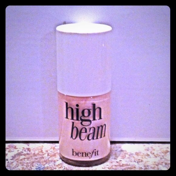 🔴SOLD🔴 Benefit Cosmetics HighBeam Highlighter