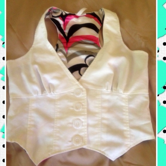 White vest!