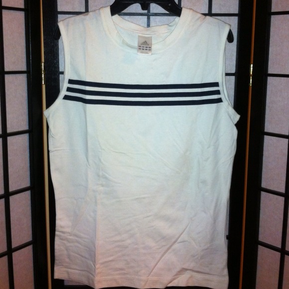 🚩SOLD🚩Adidas Sleeveless Top✨REDUCED✨