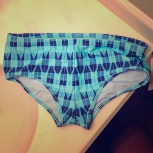 New Nike swim suit bottoms ( with tags )