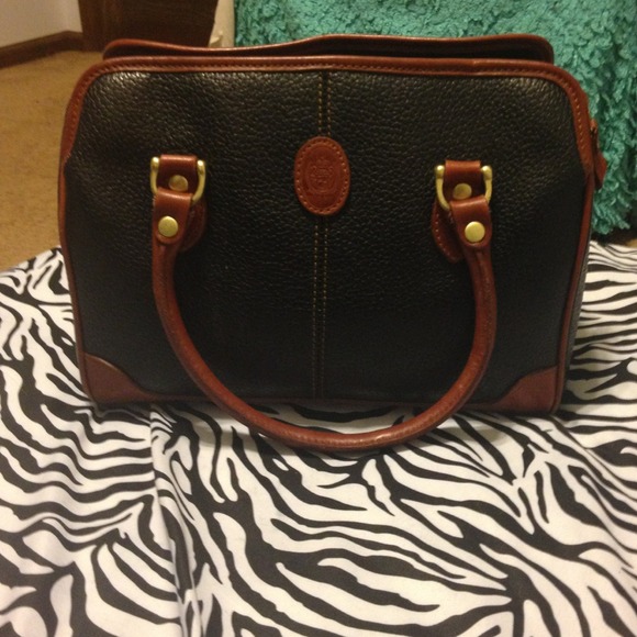 Clutches & Wallets - Liz Claiborne