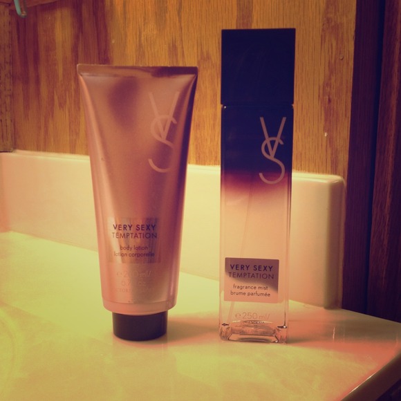 VS Very Sexy Temptation lotion only! Mist is sold