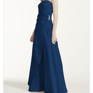 Royal blue satin gown💙
