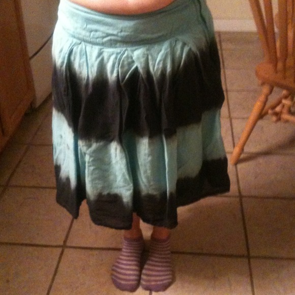Hippy black and blue skirt reaches knee (if tall) - Picture 1 of 2