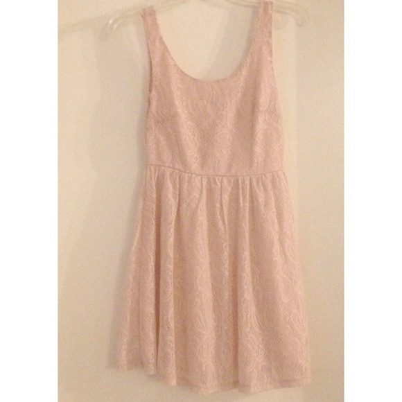 ❌TRADED❌Light Pink Lace Dress