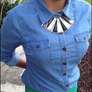 ✨2X HOST PICK✨Chambray Shirt!