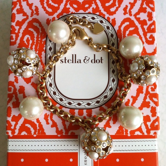 🚫SOLD🚫Stella & Dot pearl bouquet bracelet
