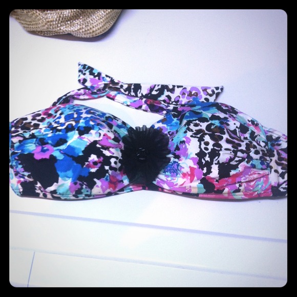 Kenneth Cole bikini top