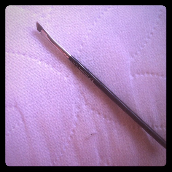 Mac eyeliner brush😍