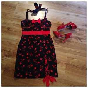 💟SOLD💟Black and red cherry pinup style dress