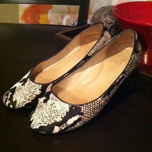 Kenneth Cole ballet Flats