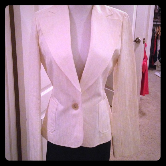 Banana Republic cream blazer