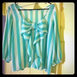 💢On Hold💢 Striped Bow Back Top