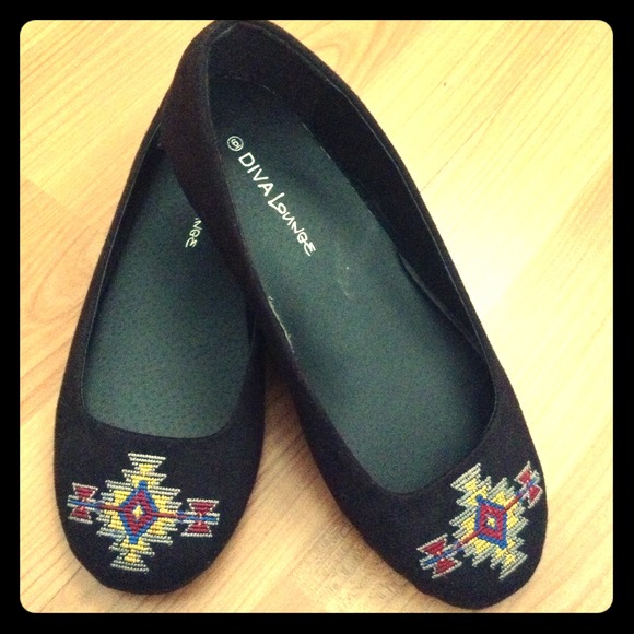 diva Lounge tribal design shoes