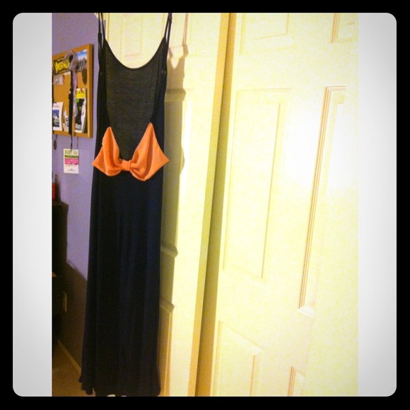 Maxi Dress with Bow Back!
