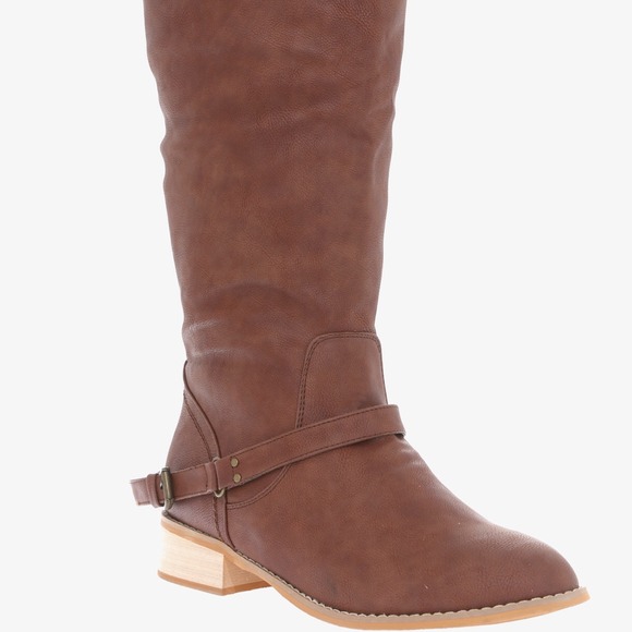 👏👏SOLD👏👏Torrid wide calf boots sz 9 New!
