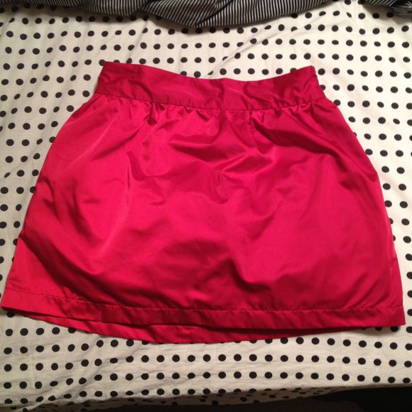 Forever 21 Red Satin Mini Skirt Lined Tulle NWT M