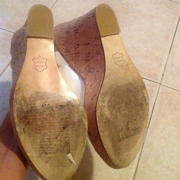 Steve Madden White Patent Peep Toe Wedges Size 7 - Picture 4 of 4