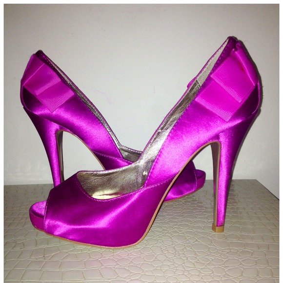 Charles David Satin Peep-Toe Bow Pumps - Picture 2 of 4