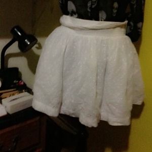 Aeropostale flowered skirt white tie in back