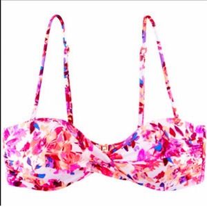 Floral bikini top🌸