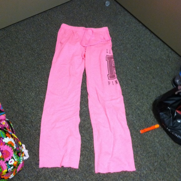 NWOT VS PINK Boyfriend Sweats