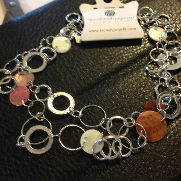 Jewelry - Shell necklace