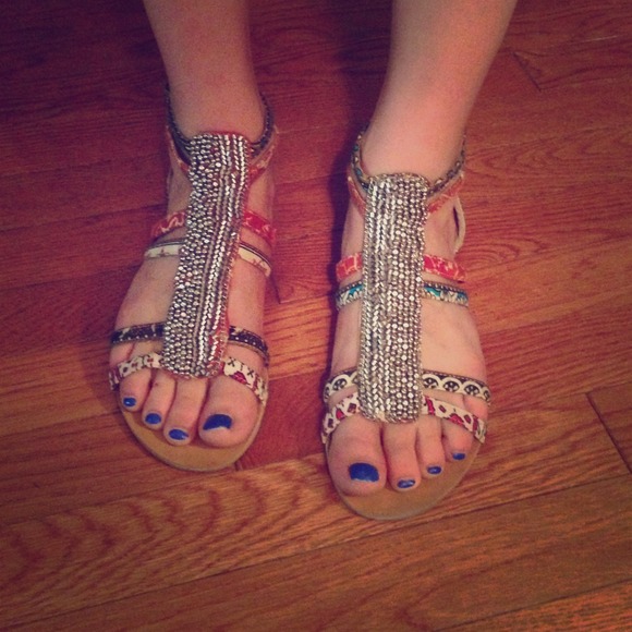 ❗️SOLD❗️Tribal patterned sandals
