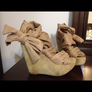 Nucor wedges, purple dress &gold dress- bundle