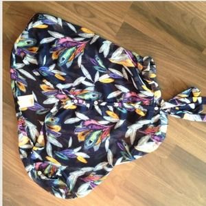 Feather  pattern top