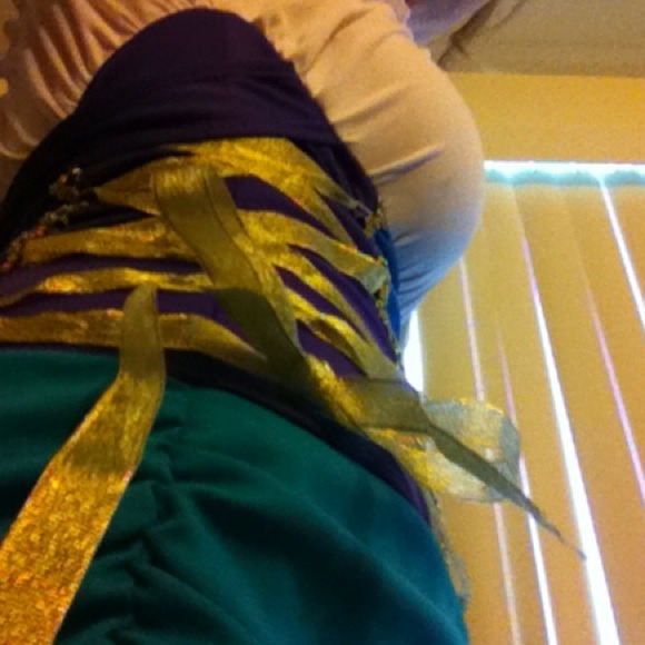 Costume - Picture 3 of 4