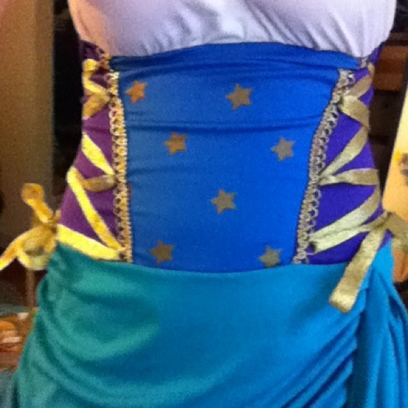 Costume - Picture 4 of 4