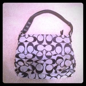 🚩🚩REDUCED⭐Coach Signature Duffle Handbag⭐