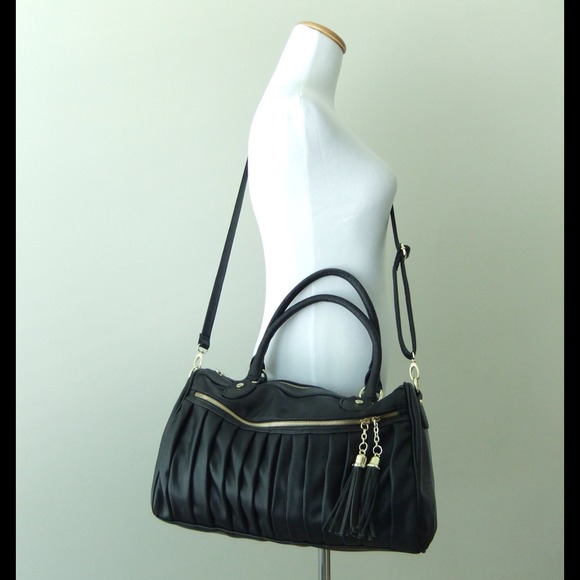❌SOLD❌Steve Madden Pleated Black Satchel Tote Cros - Picture 4 of 4