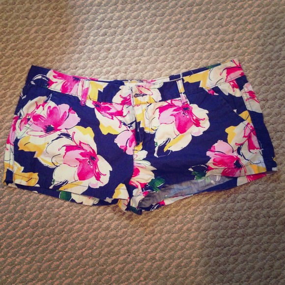 Floral shorts🎉reduced🎉