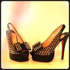 Red bottom black & silver sling back heels💥trade