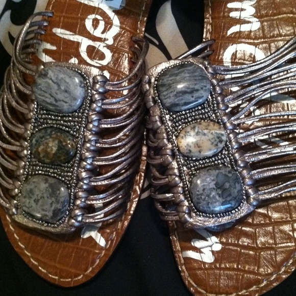 BRAND NEW SANDALS, NEVER BEEN WORN! - Picture 2 of 4