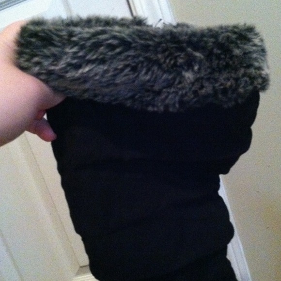 BRAND NEW BOOTS,NEVER BEEN WORN - Picture 2 of 4