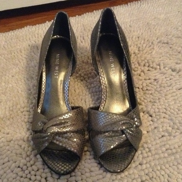 Snake pattern heels - Picture 2 of 3