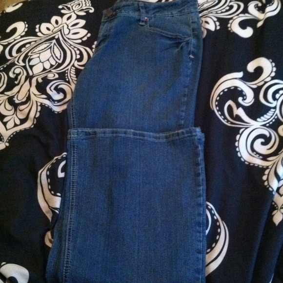 Medium wash denim jeans - Picture 1 of 4