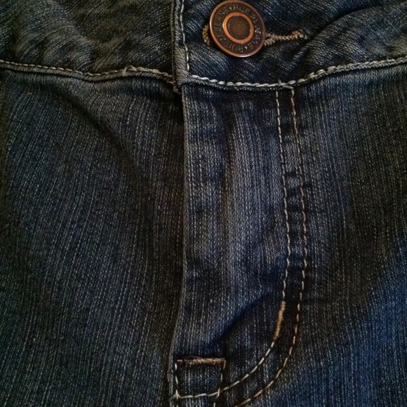 Medium wash denim jeans - Picture 2 of 4