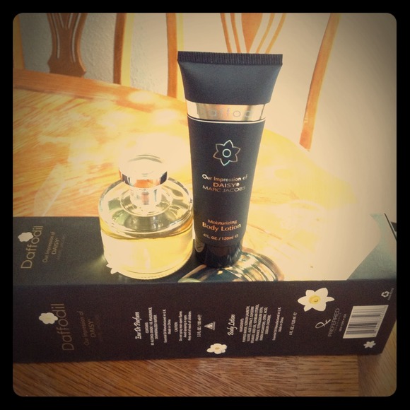 SOLD 💞Marc Jacobs perfume and lotion set💋