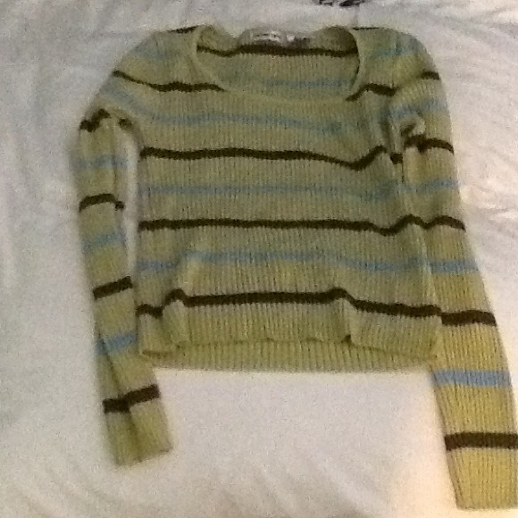Sweater - Picture 3 of 4