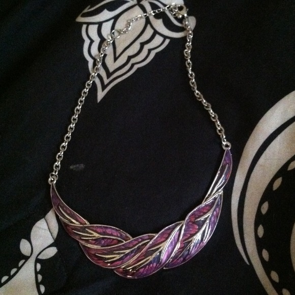 Beautiful leaves necklace! - Picture 1 of 3